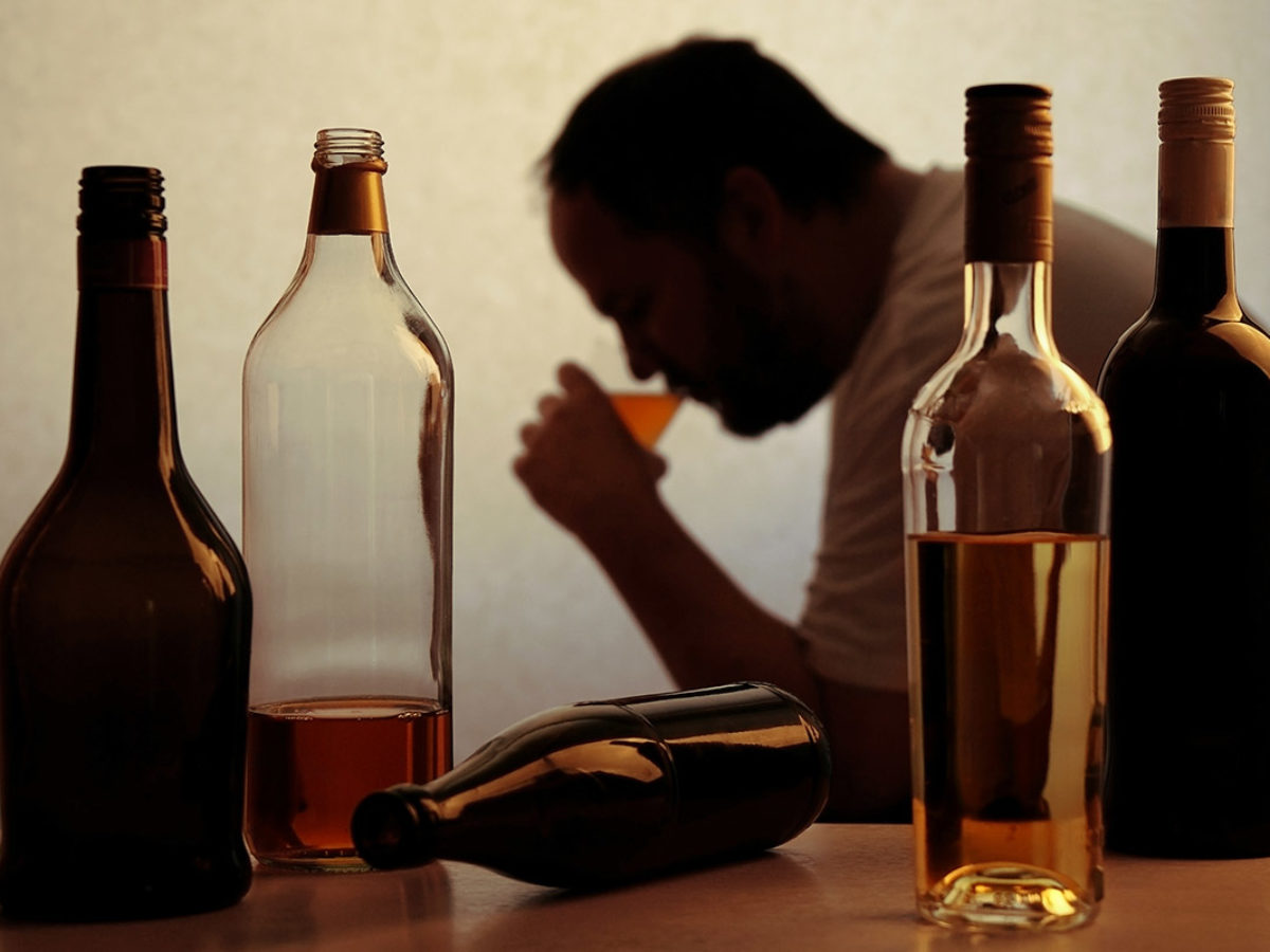 How to Recognize An Alcoholic In The Family?